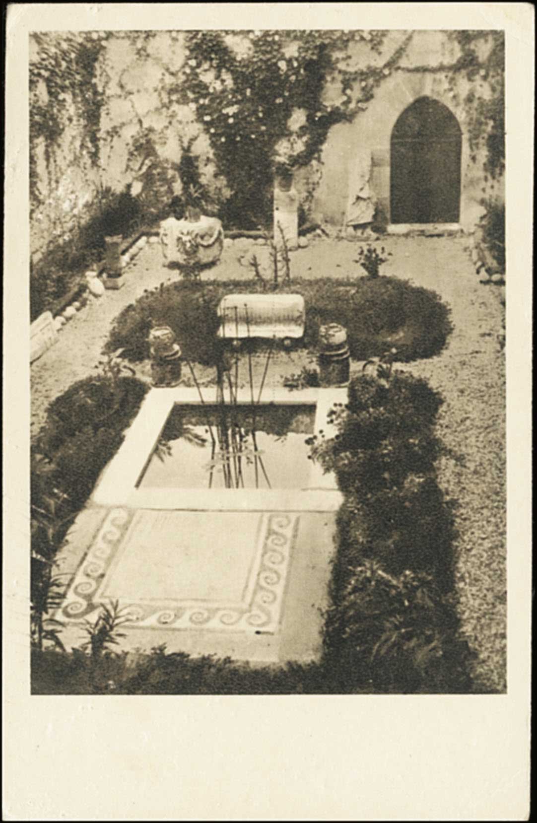 Lot 01329
