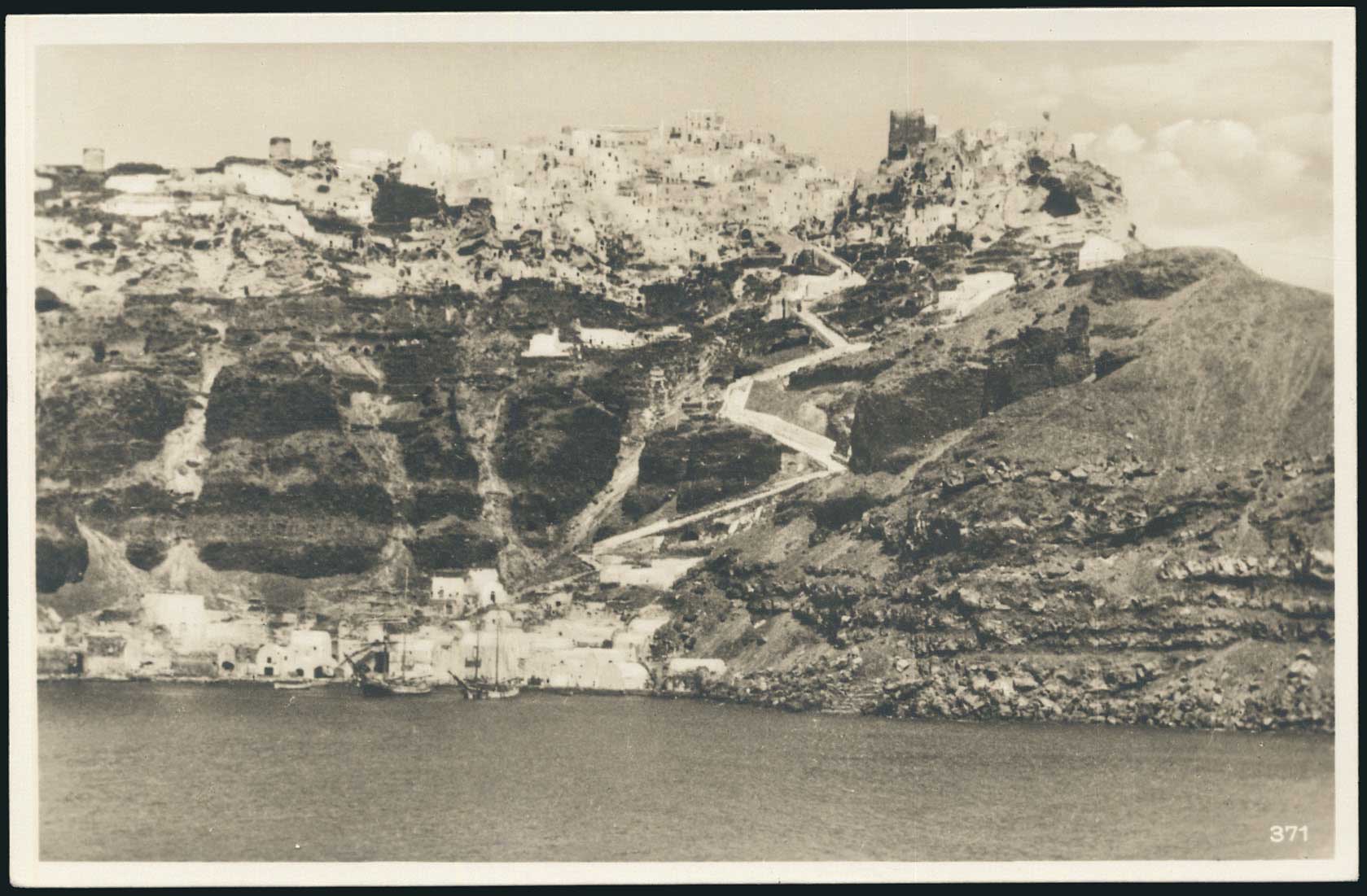 Lot 01323