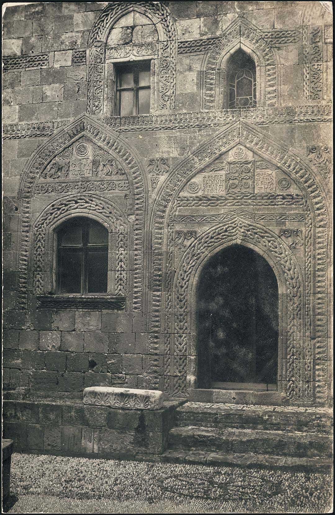 Lot 01886