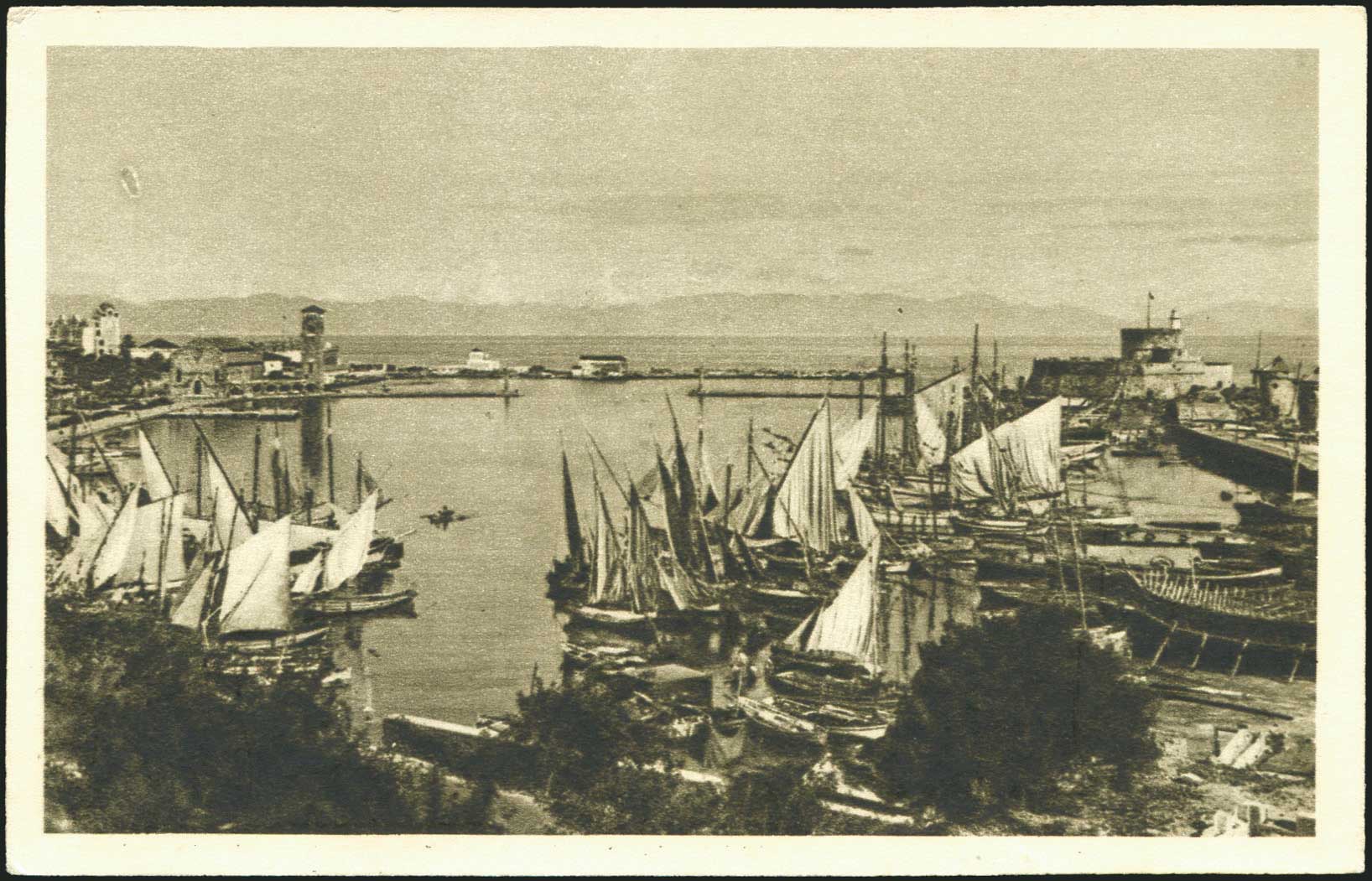 Lot 01241