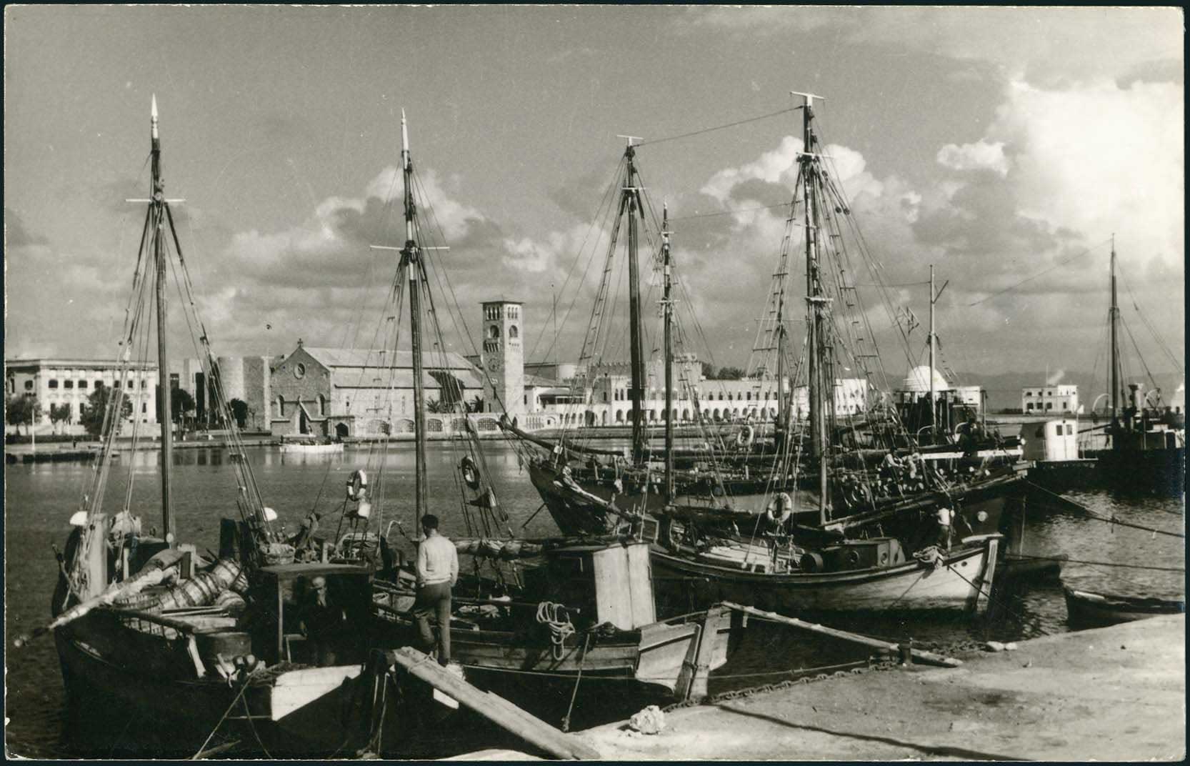 Lot 01229