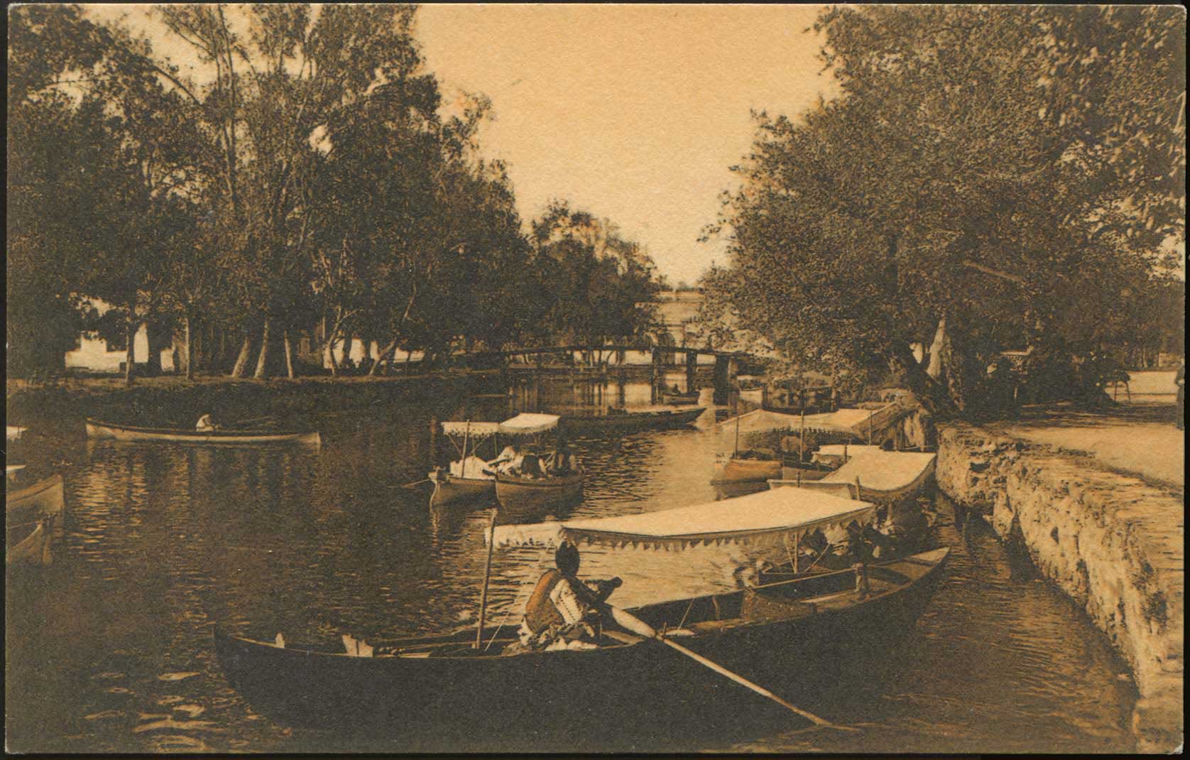 Lot 01743