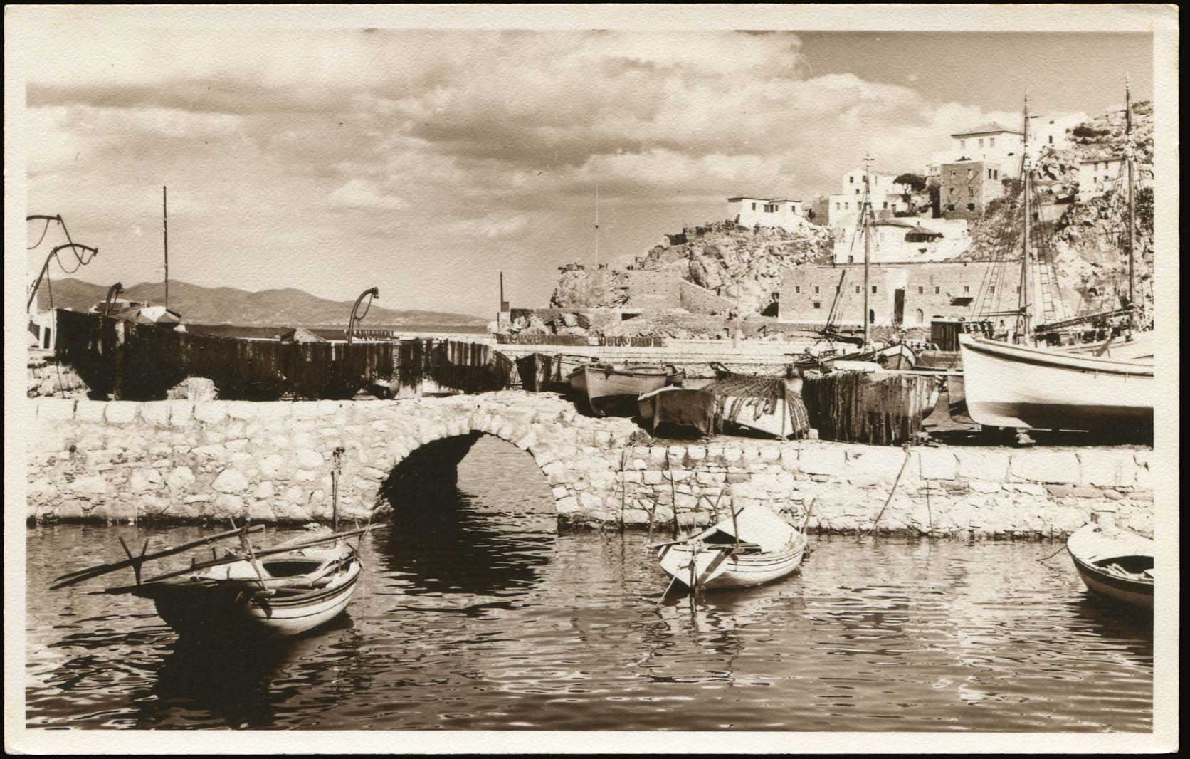 Lot 01931