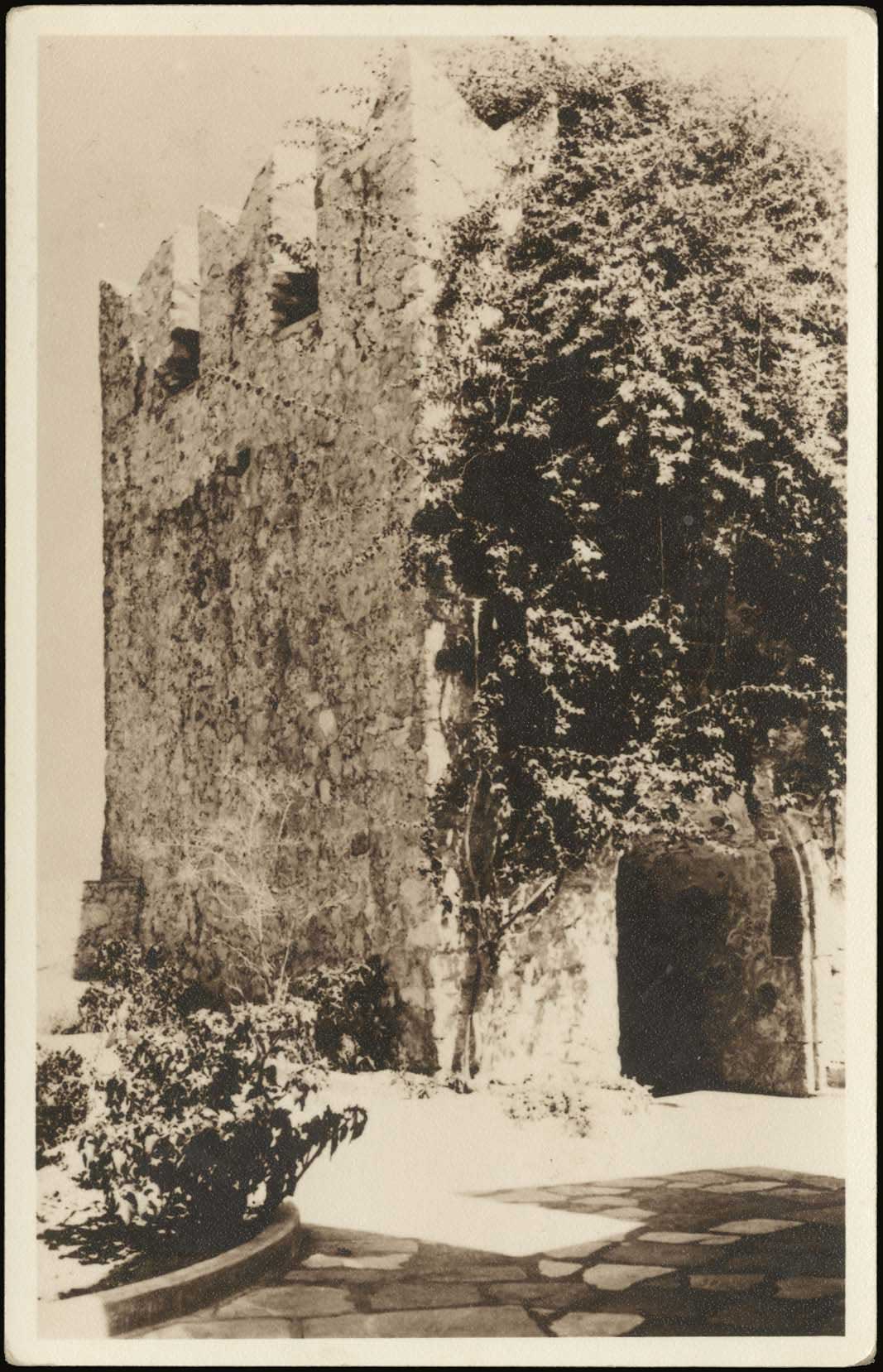 Lot 01812