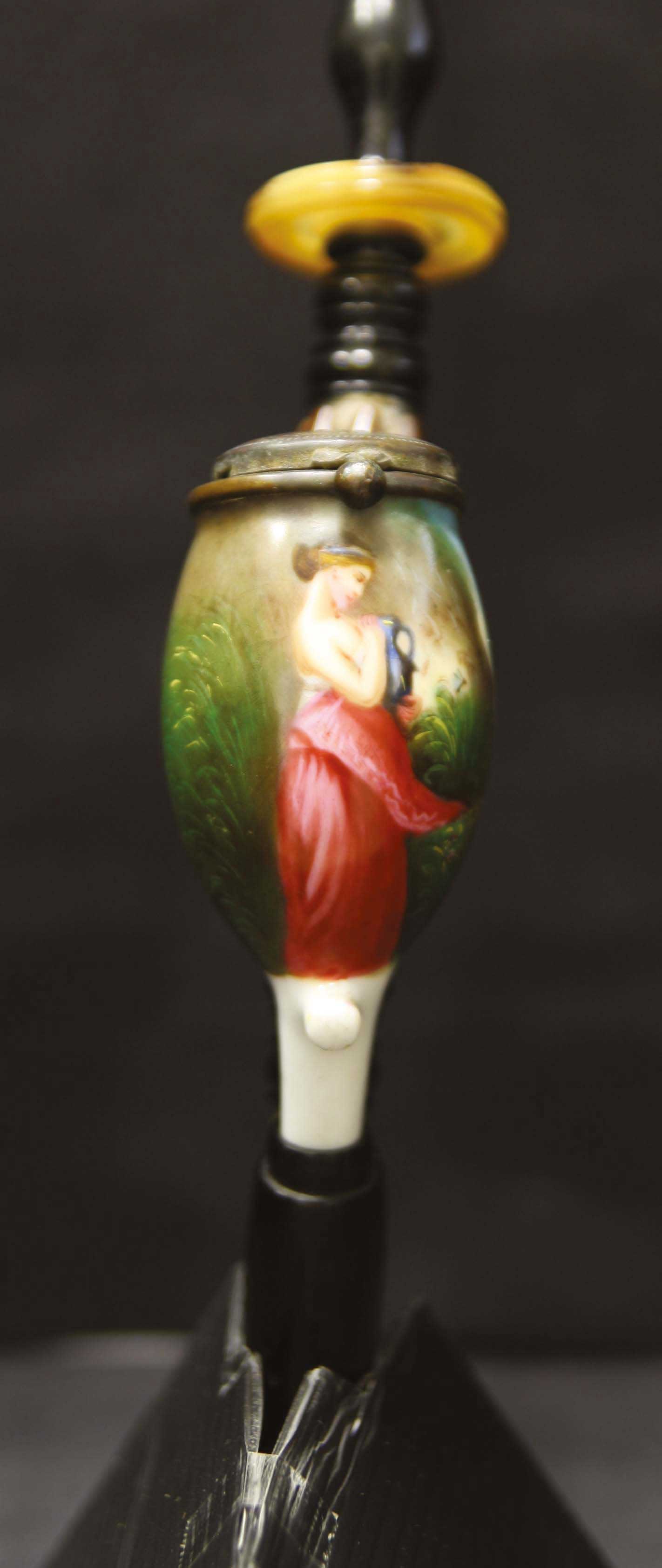 Lot 04569