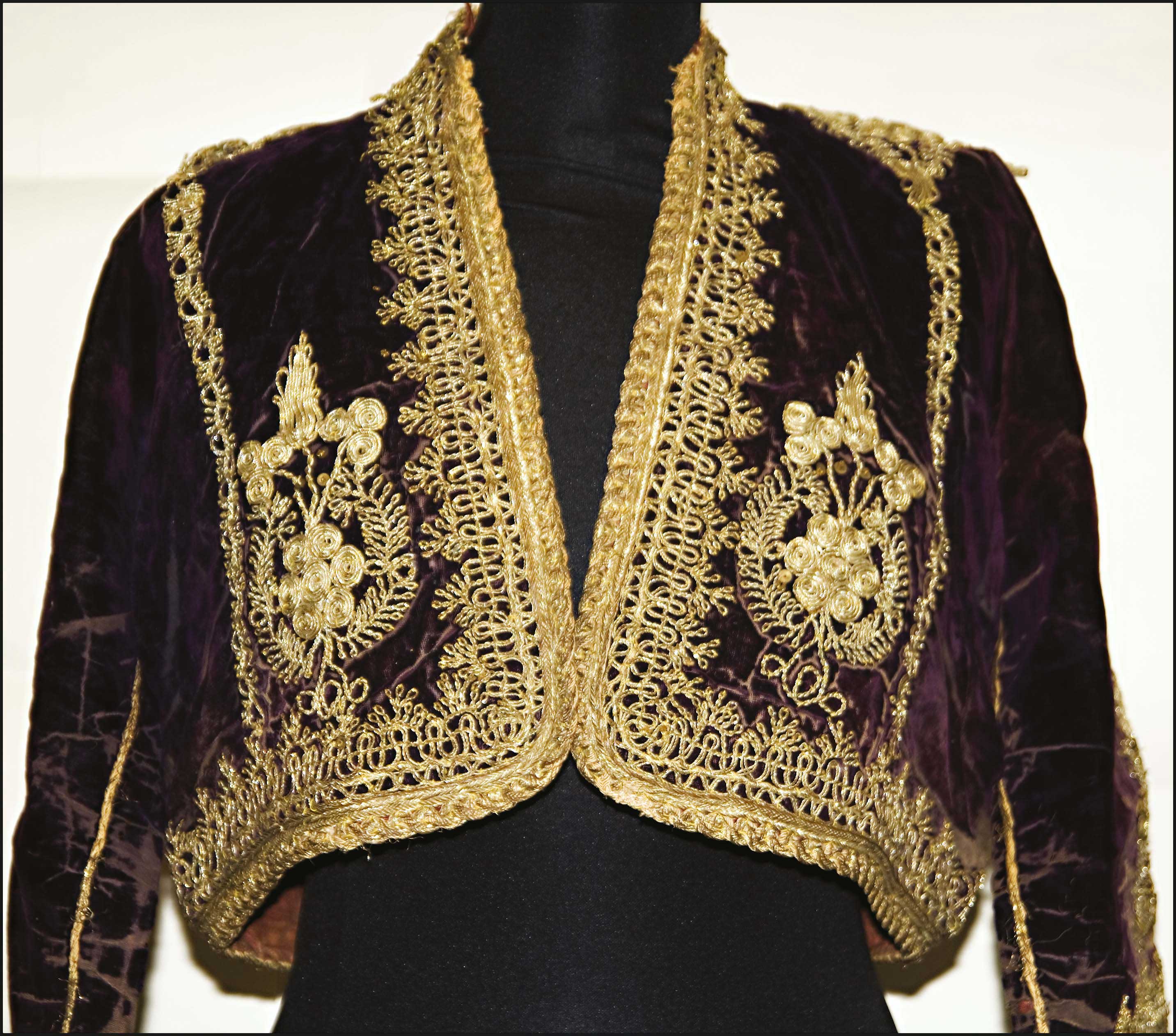 Lot 08433
